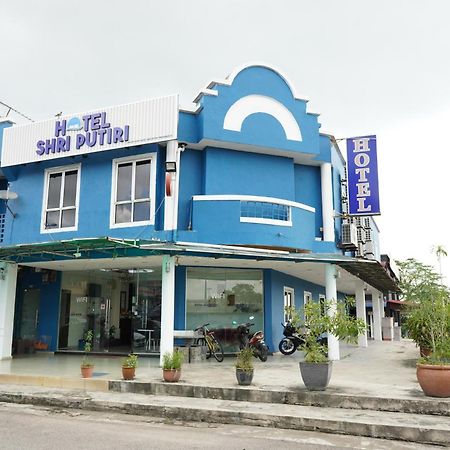 Hotel Shri Putiri Pasir Gudang Esterno foto