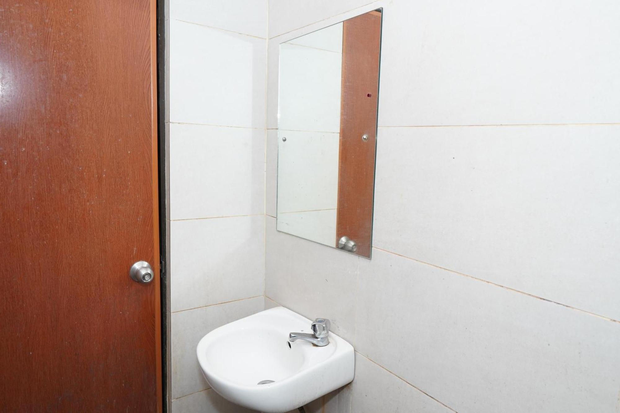Hotel Shri Putiri Pasir Gudang Esterno foto