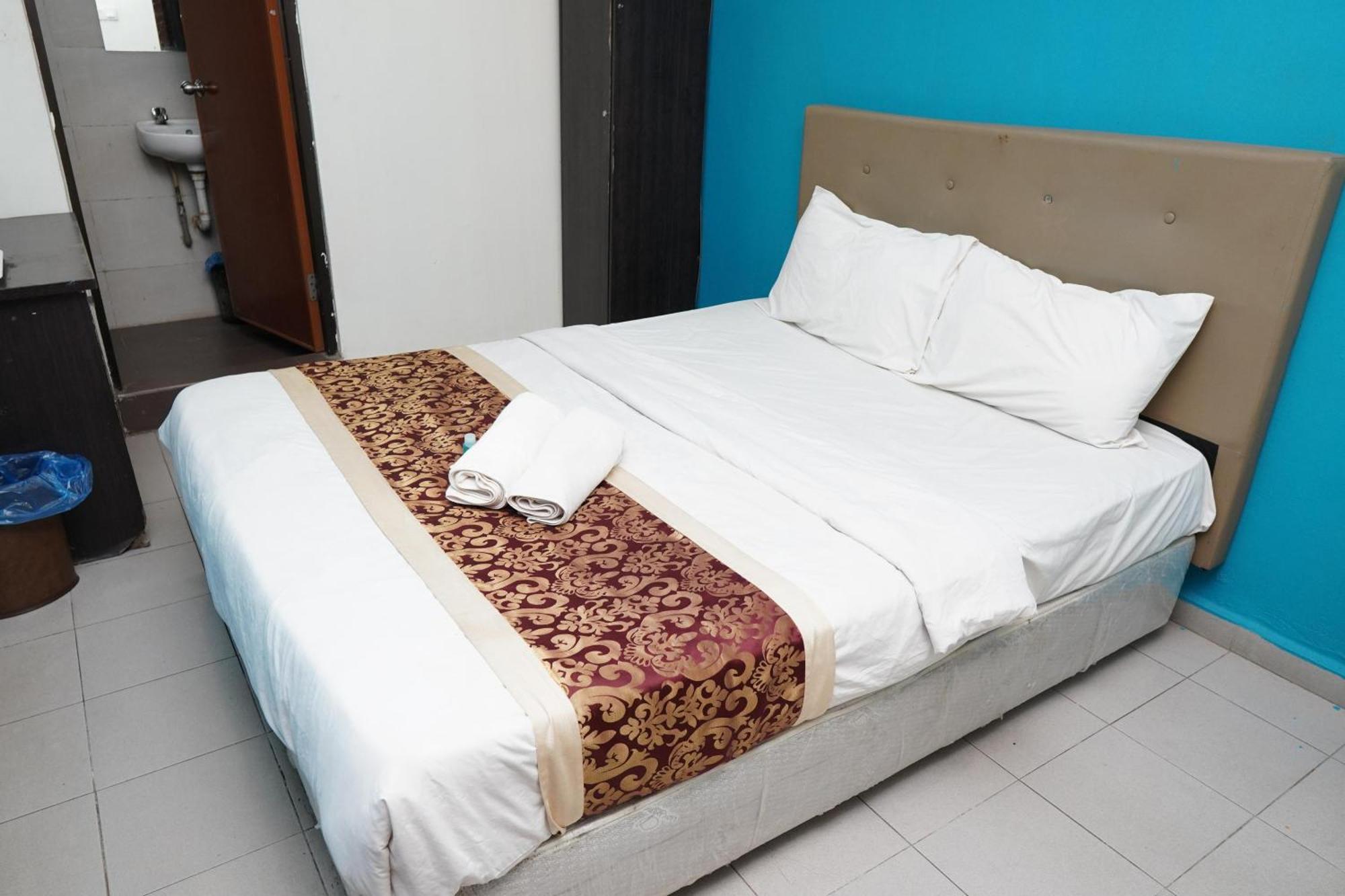 Hotel Shri Putiri Pasir Gudang Esterno foto